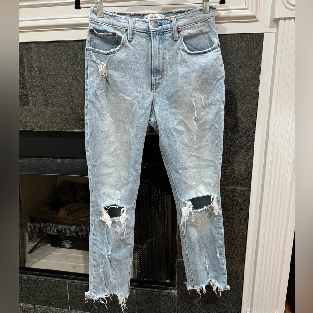 Abercrombie High Rise Distressed Mom Jeans - 27 - Great Condition